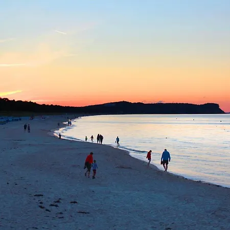 mit Meerblick und Balkon, gratis Nutzung vom AHOI Erlebnisbad und Sauna in Sellin - Meeresblick FeWo 16 Goehren (Ruegen)